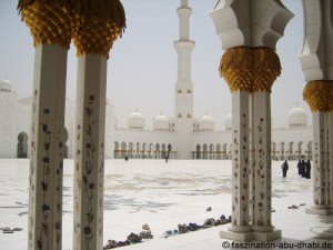 Abu Dhabi und seine große Moschee: Zukunft und Tradition sind hier gleichermaßen wichtig.